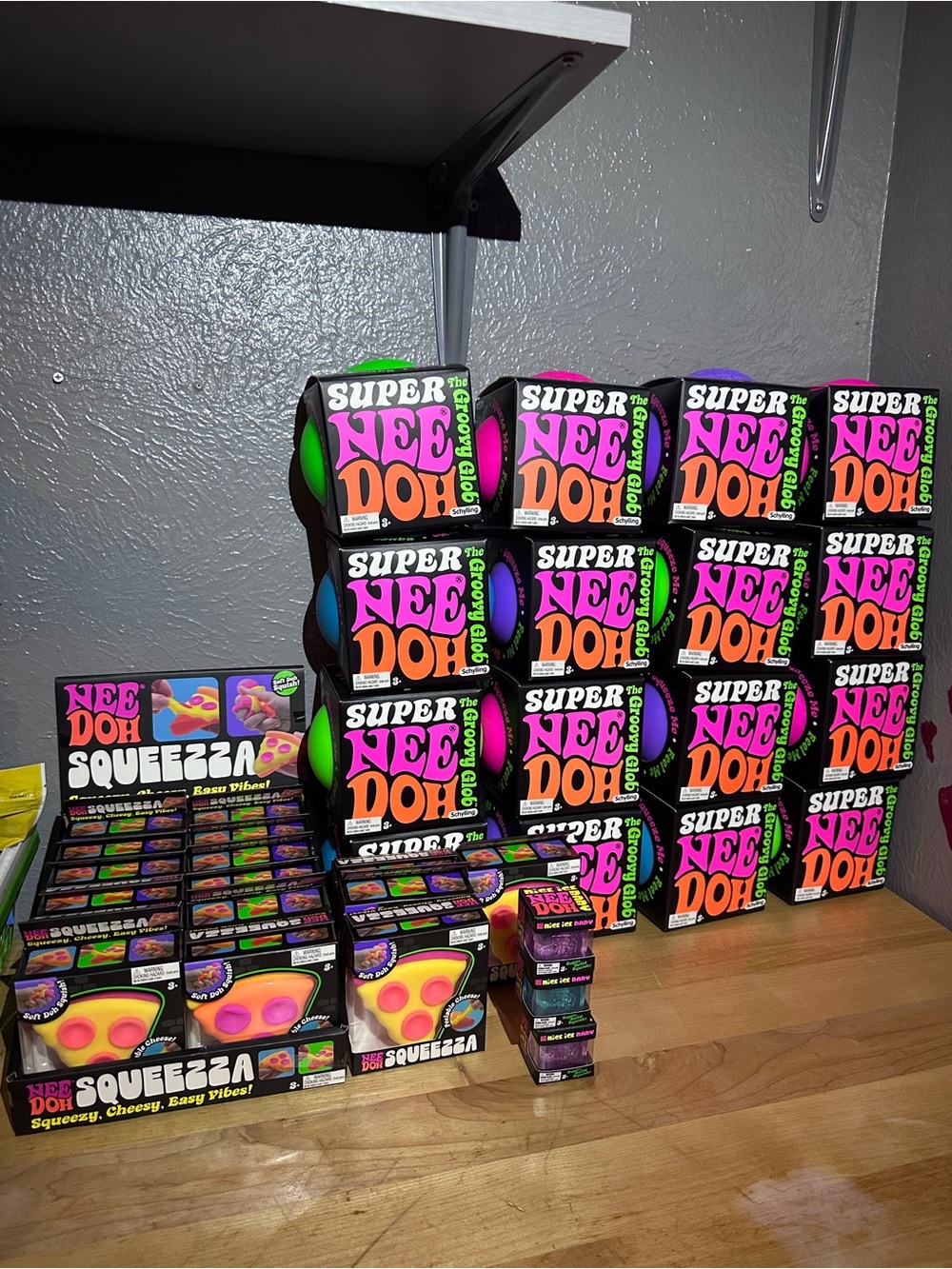 Super Groovy Glob NeeDoh  - Pink,Green,Blue & Purple